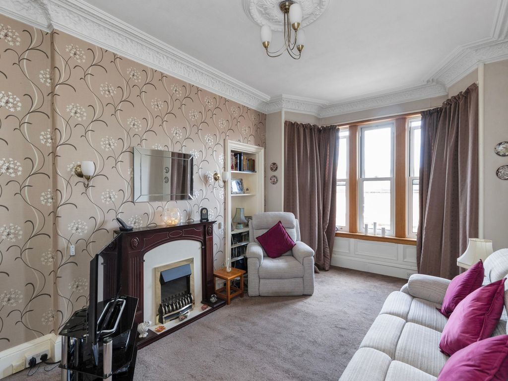 3 bed flat for sale in 60/2 Willowbrae Road, Willowbrae, Edinburgh EH8, £260,000