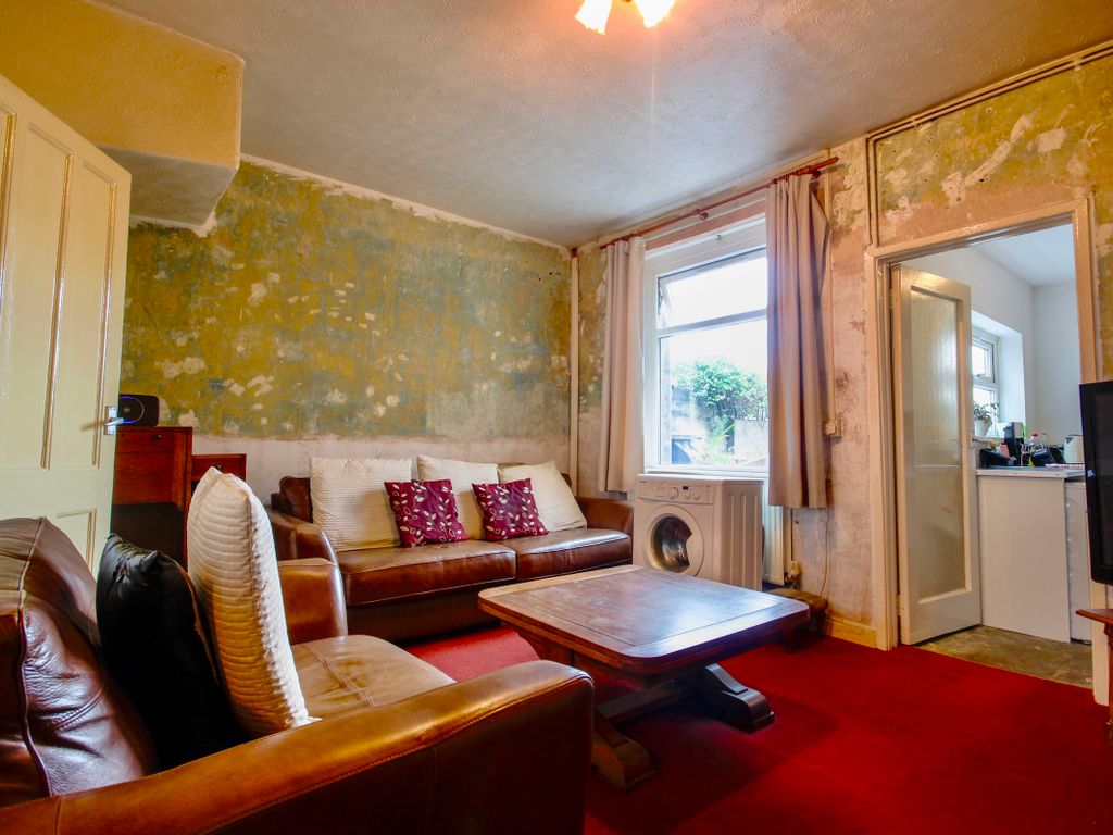 3 bed semi-detached house for sale in Central Avenue, Cefn Fforest, Blackwood NP12, £149,000