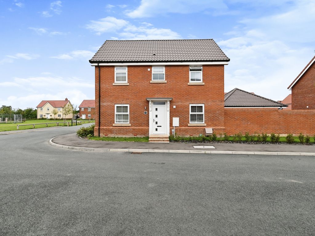 3 bed detached house for sale in Waller Drive, Attleborough NR17, £275,000