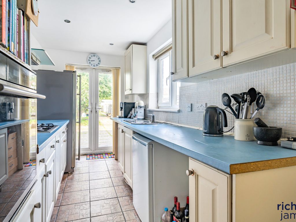 2 bed terraced house for sale in Swindon Road, Wroughton, Swindon SN4, £225,000