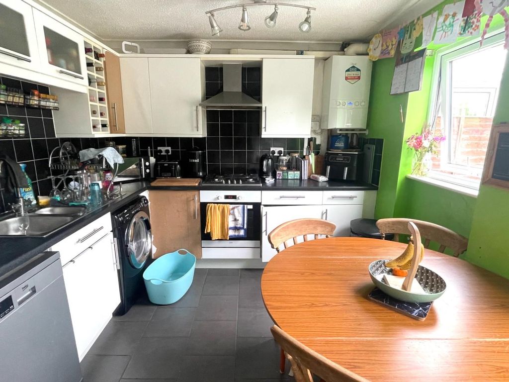 2 bed terraced house for sale in Gould Close, Street BA16, £205,000