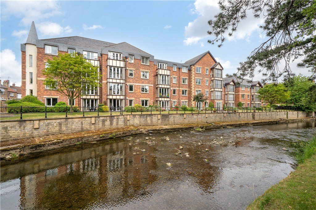 1 bed flat for sale in Williamson Close, Ripon, North Yorkshire HG4, £154,995