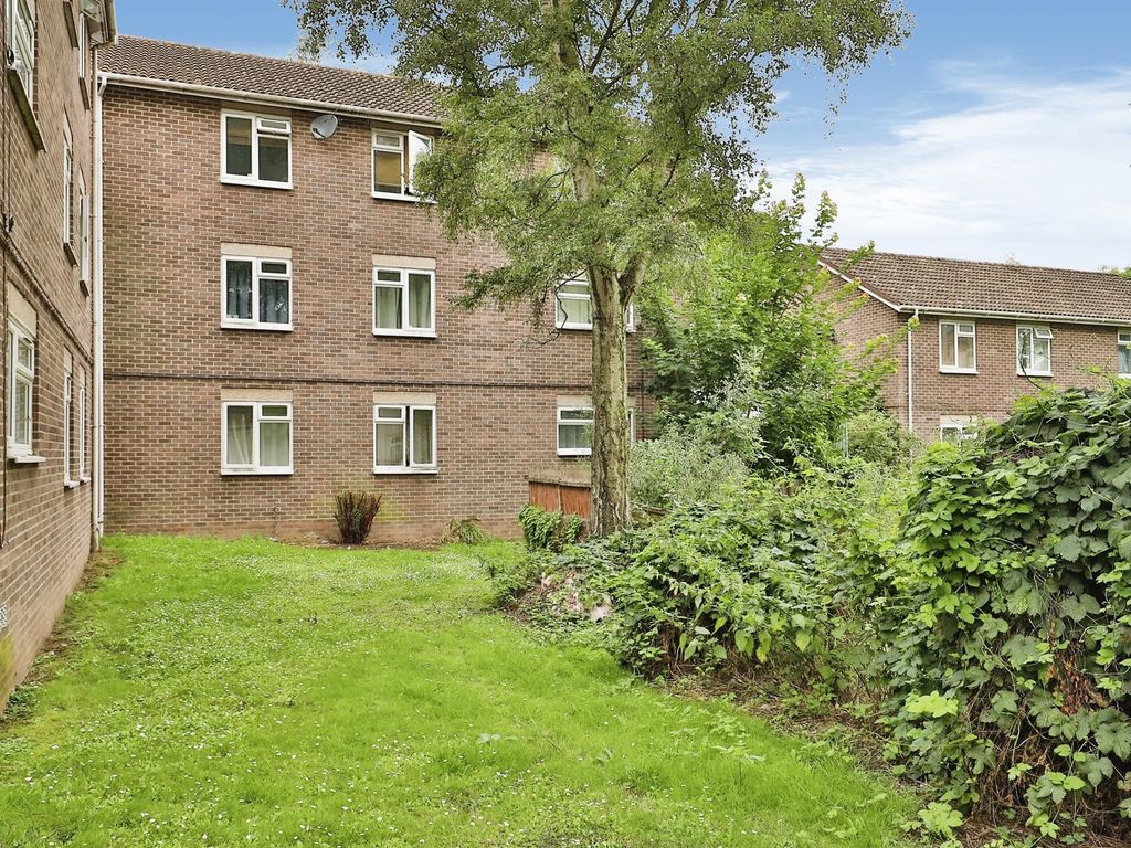 2 bed flat for sale in Clifton Street, Norwich NR2, £150,000