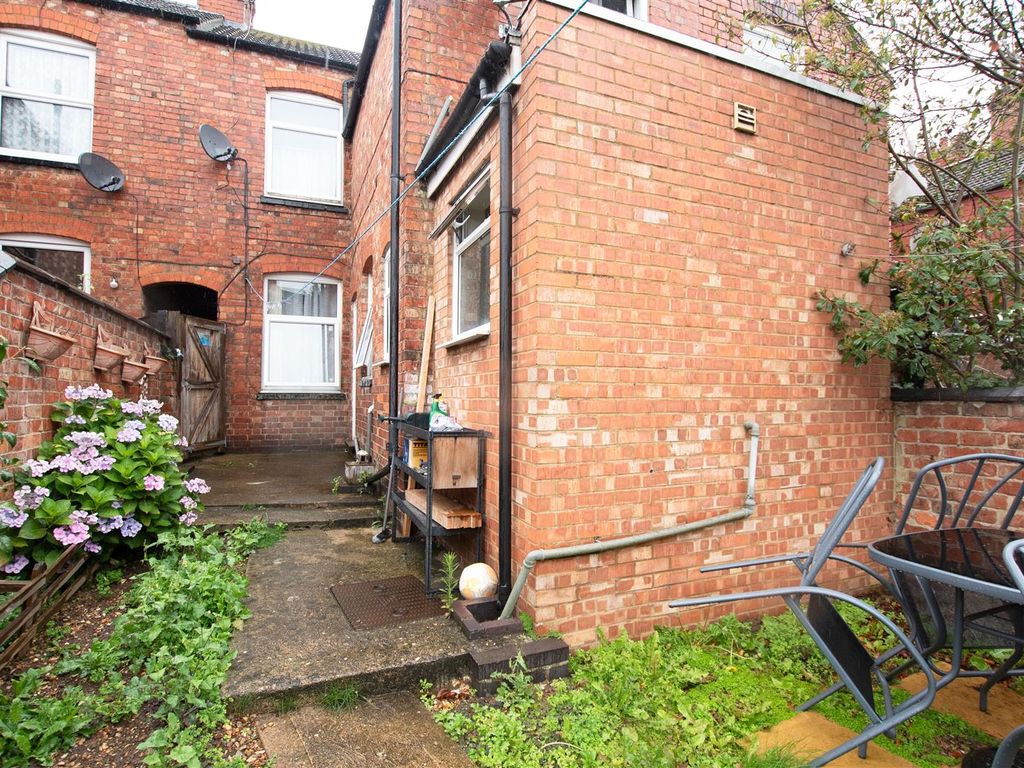 3 bed terraced house for sale in Gordon Road, Wellingborough NN8, £185,000