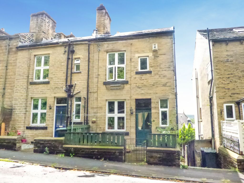 2 bed terraced house for sale in Fernbank Drive, Bingley, West Yorkshire BD16, £129,950