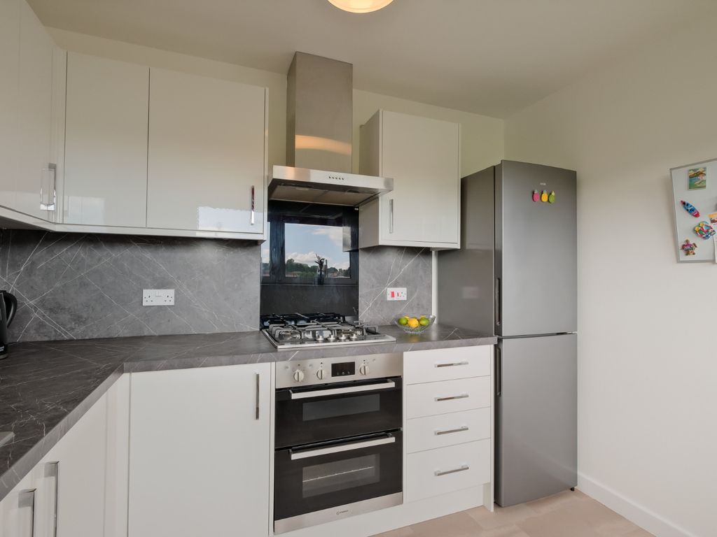 2 bed flat for sale in 10 Newburgh Street, Shawlands, Glasgow G43, £175,000