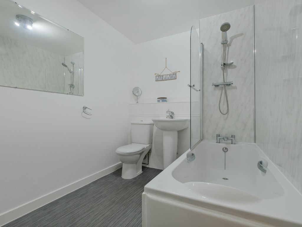 2 bed flat for sale in 10 Newburgh Street, Shawlands, Glasgow G43, £175,000