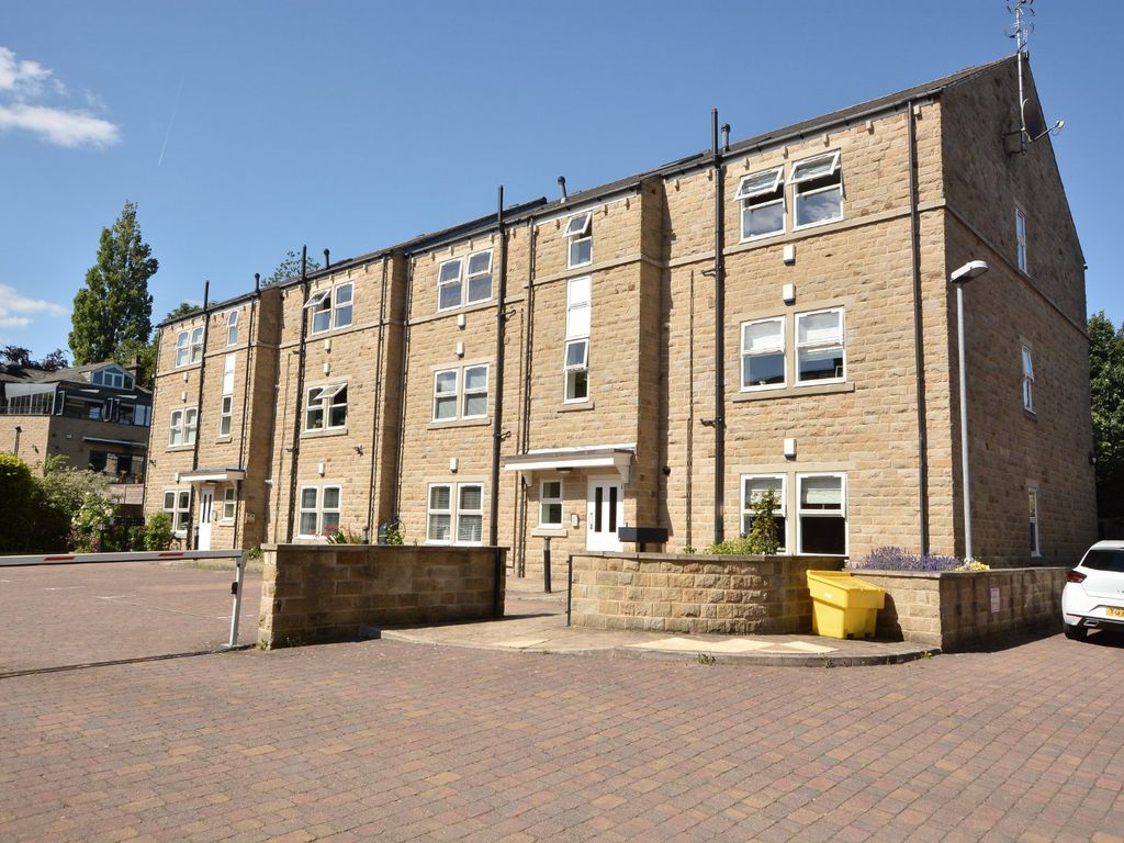 2 bed flat for sale in Springfield Court, Guiseley, Leeds, West Yorkshire LS20, £175,000