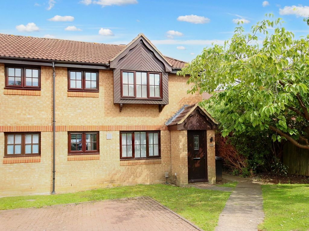 1 bed maisonette for sale in Rosemont Close, Letchworth Garden City SG6, £200,000