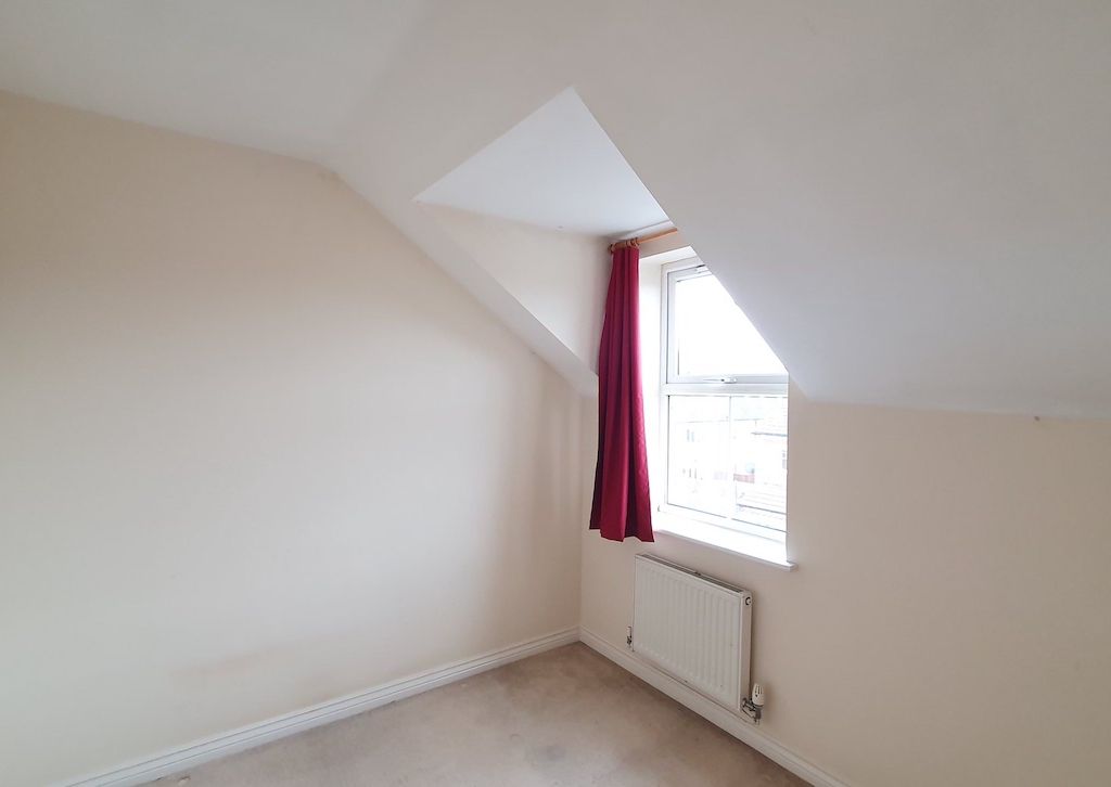 2 bed flat for sale in Oak Crescent, Ashby-De-La-Zouch LE65, £114,000