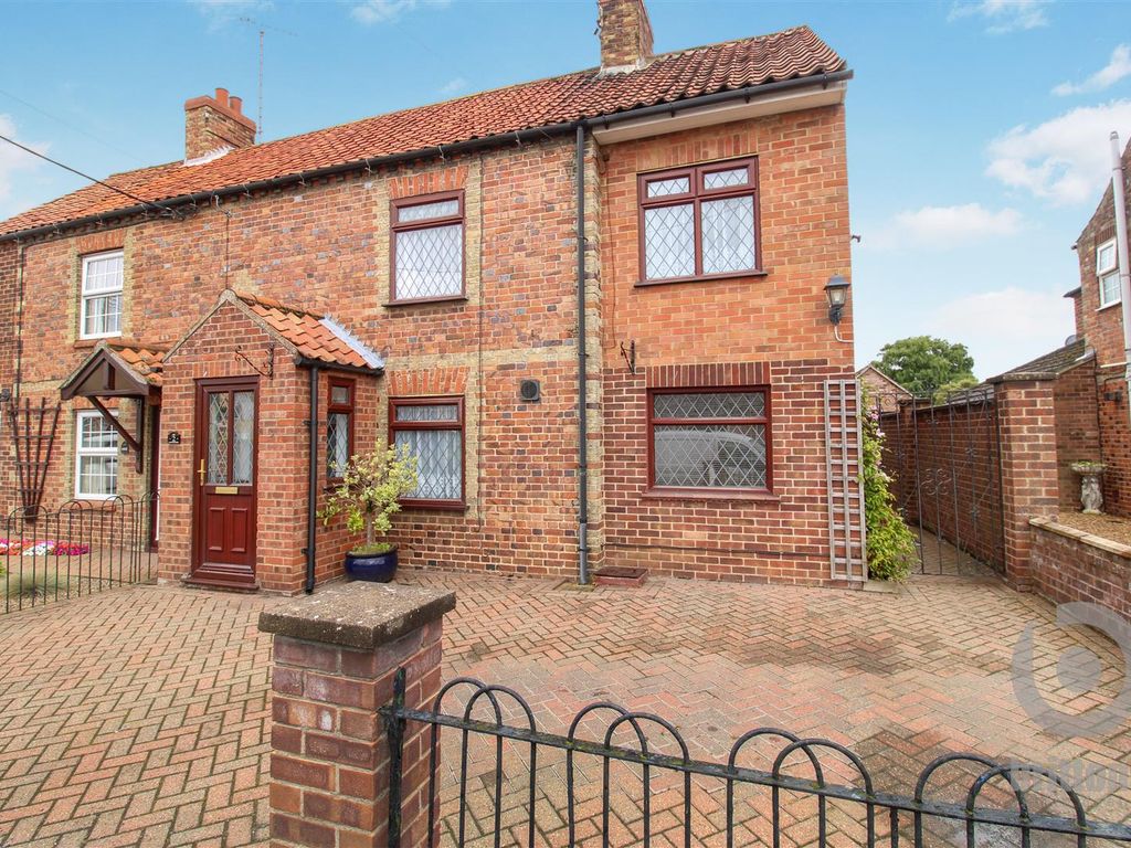 3 bed semi-detached house for sale in Winch Road, Gayton, King