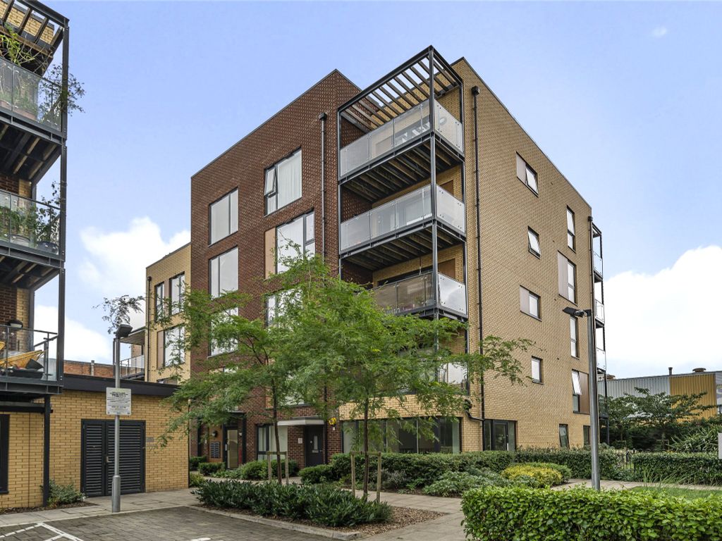 2 bed flat for sale in Trent House, Silverworks Close, London NW9, £232,500