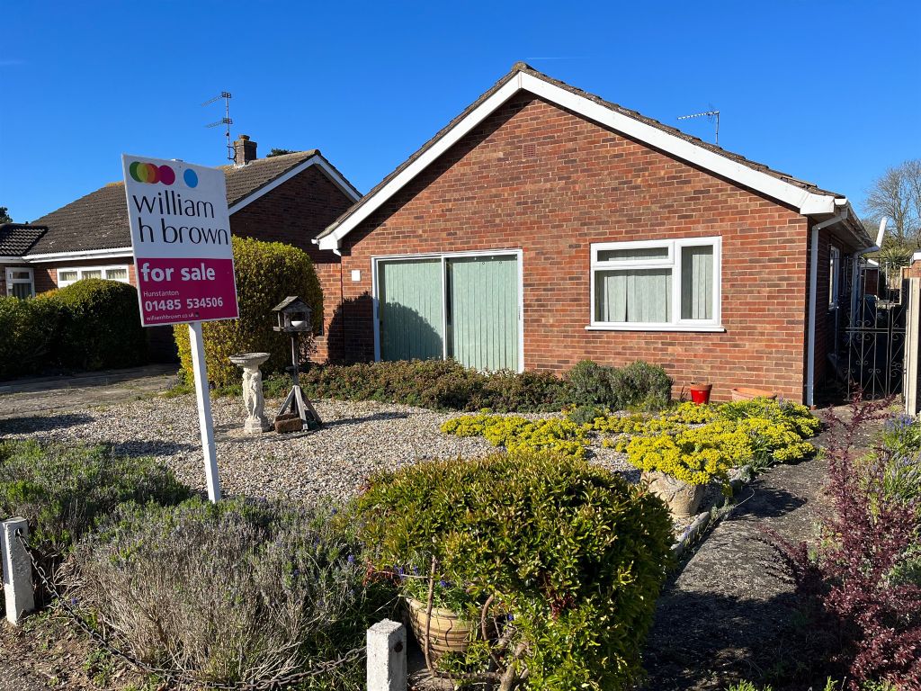 2 bed detached bungalow for sale in Ingleby Close, Heacham, King's Lynn PE31, £250,000