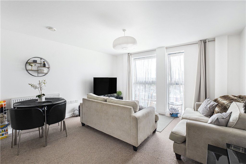1 bed flat for sale in London Road, Croydon CR0, £190,000