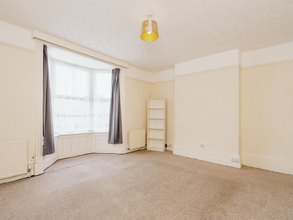 2 bed flat for sale in Glamis Street, Bognor Regis PO21, £185,000