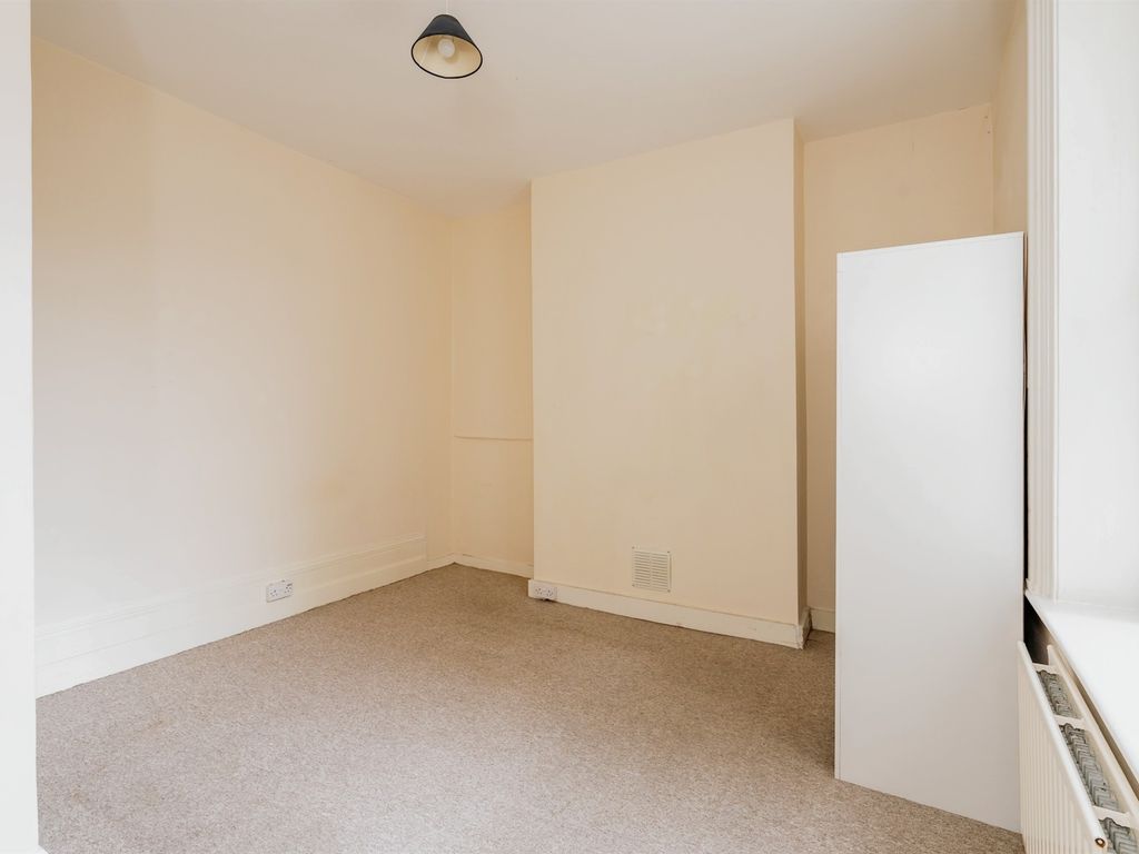 2 bed flat for sale in Glamis Street, Bognor Regis PO21, £185,000
