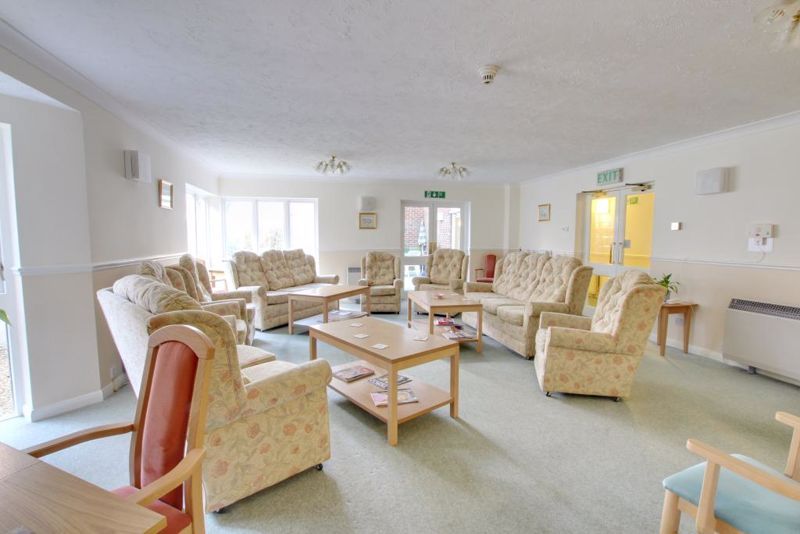 2 bed flat for sale in Copper Beeches, Denmead PO7, £135,000