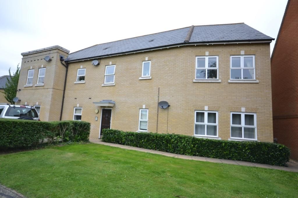 1 bed flat for sale in Cavell Drive, Bishop's Stortford CM23, £215,000