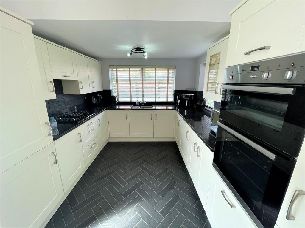 3 bed semi-detached house for sale in Mount Pleasant Road, Stockton-On-Tees TS20, £135,000