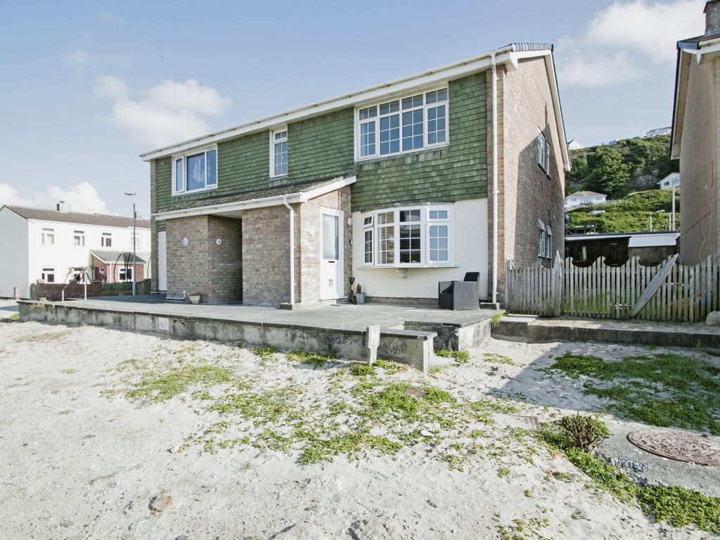 2 bed flat for sale in Chynance, Portreath, Redruth, Cornwall TR16, £229,950