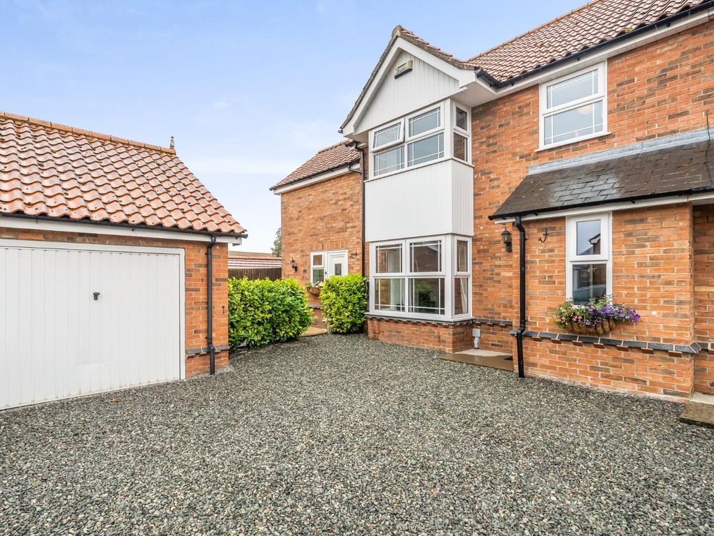 4 bed end terrace house for sale in Barley Way, Horncastle LN9, £270,000