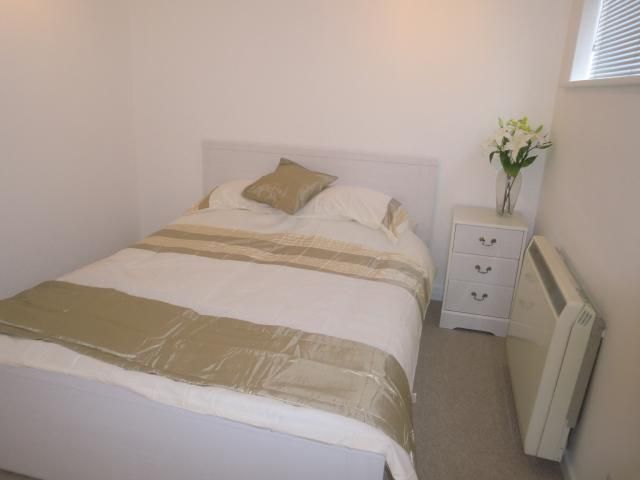 1 bed flat for sale in Newbury, Berkshire RG14, £140,000