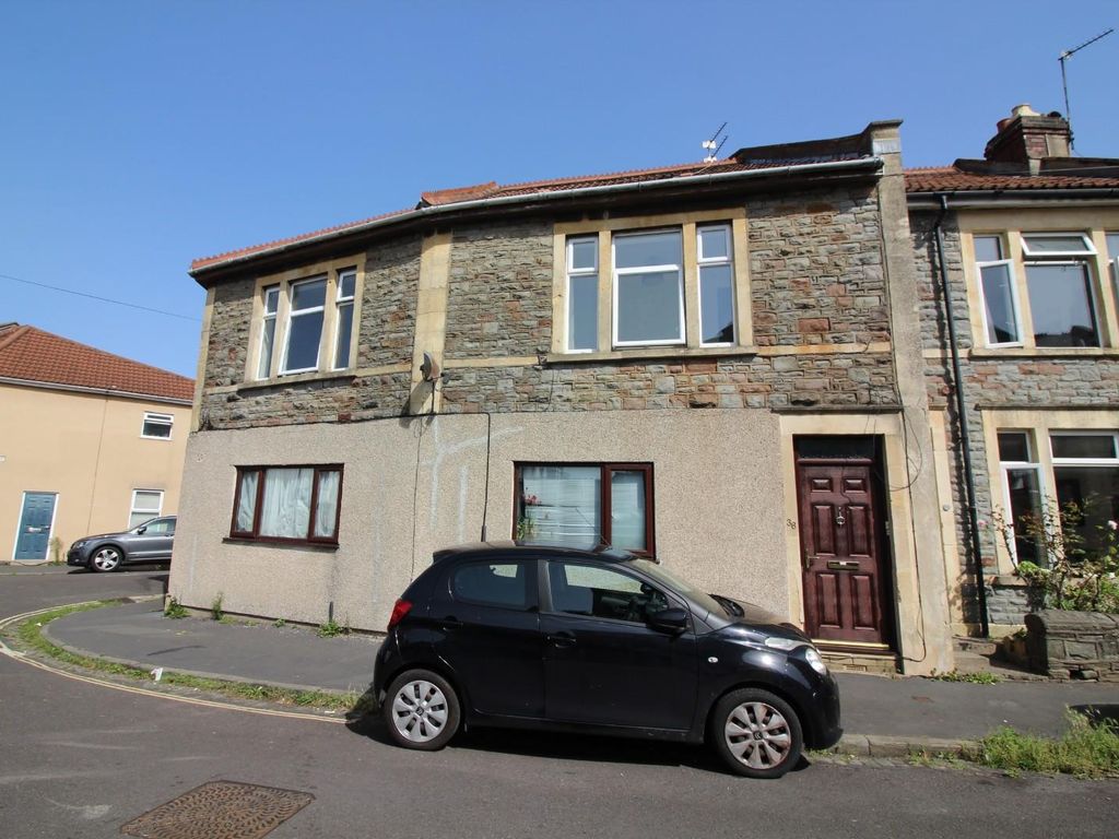 2 bed flat for sale in Grove Road, Fishponds, Bristol BS16, £210,000