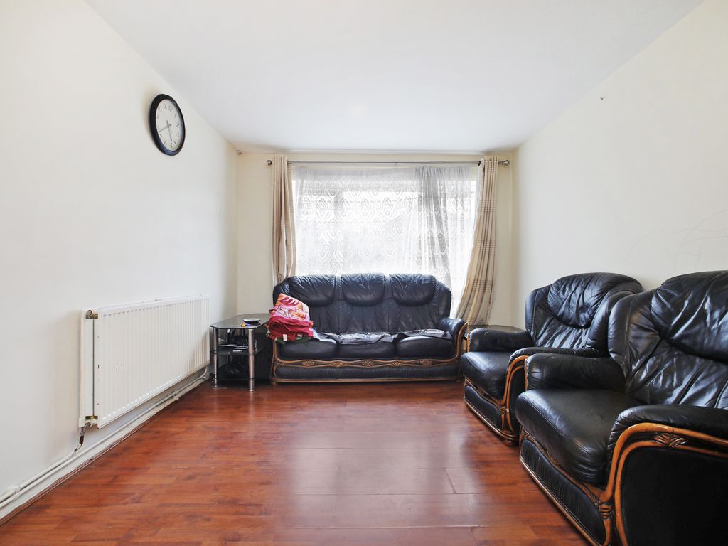 1 bed flat for sale in Aspen Drive, Wembley HA0, £240,000
