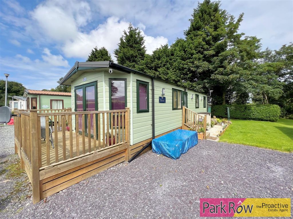 2 bed mobile/park home for sale in Singleton Road, Weeton, Preston PR4, £40,000