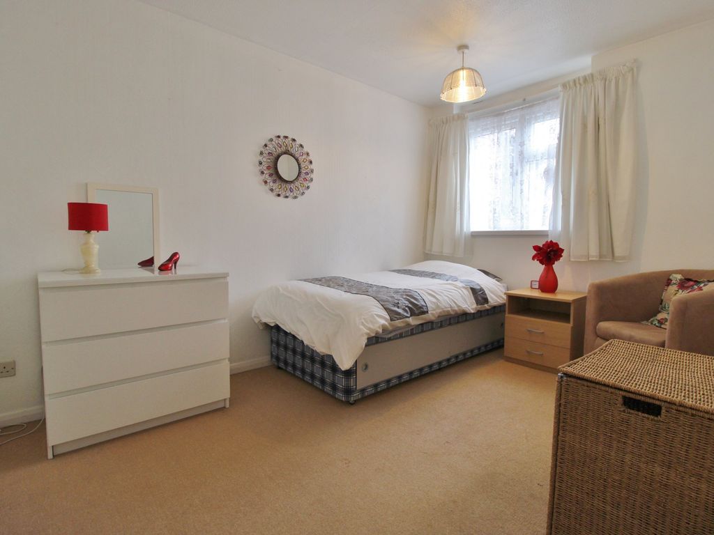 3 bed terraced house for sale in Raglan Street, Southsea PO5, £240,000