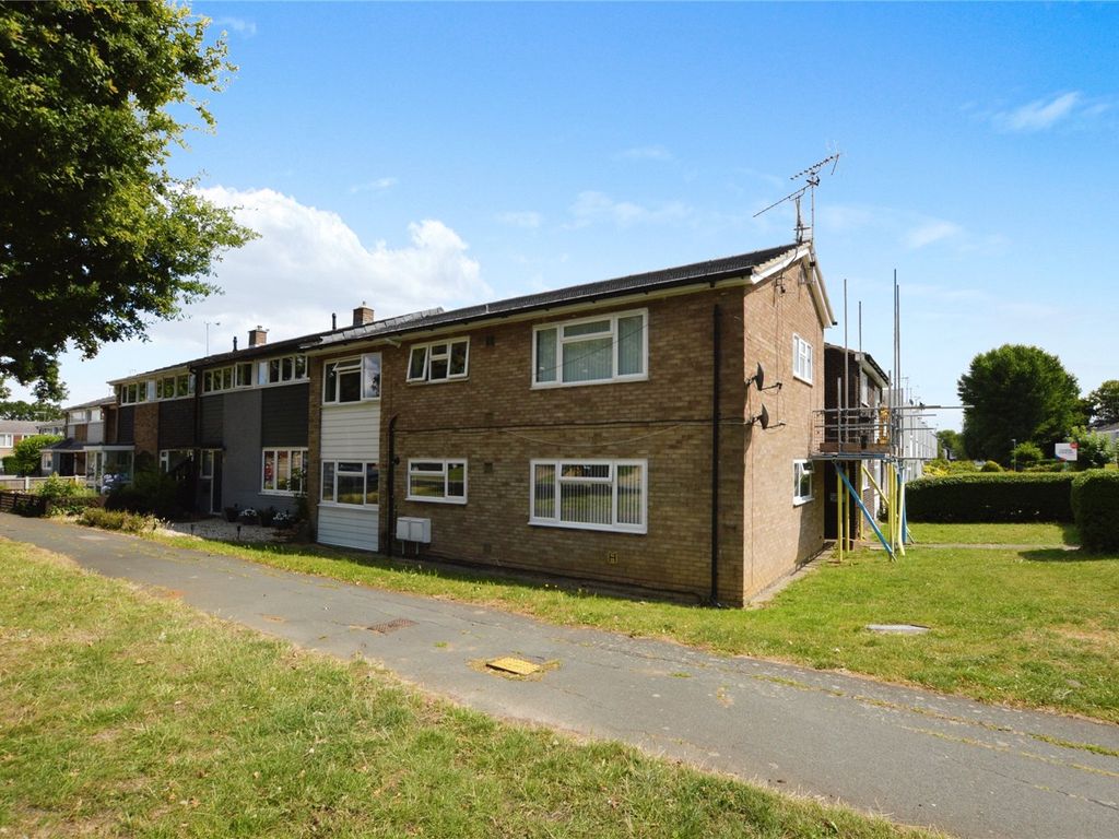 1 bed flat for sale in Shepeshall, Lee Chapel North SS15, £140,000