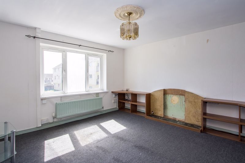 3 bed flat for sale in St. Pauls Avenue, Penarth CF64, £150,000