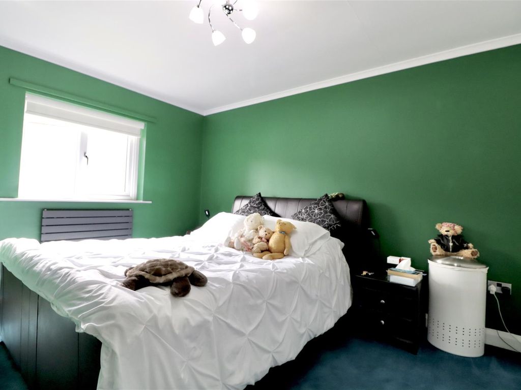 2 bed flat for sale in Arden Close, Slyne, Lancaster LA2, £115,000