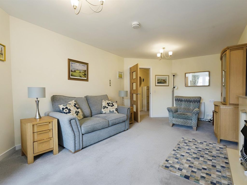 1 bed flat for sale in Lyle Court, Barnton Grove, Edinburgh EH4, £225,000