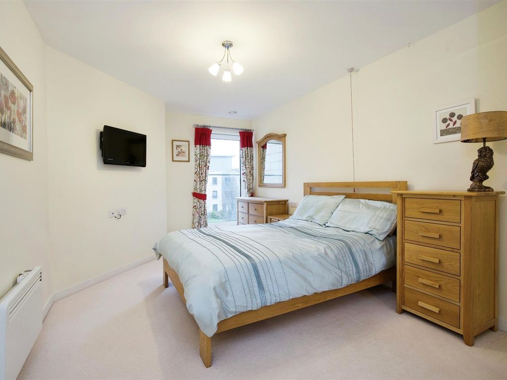 1 bed flat for sale in Lyle Court, Barnton Grove, Edinburgh EH4, £225,000