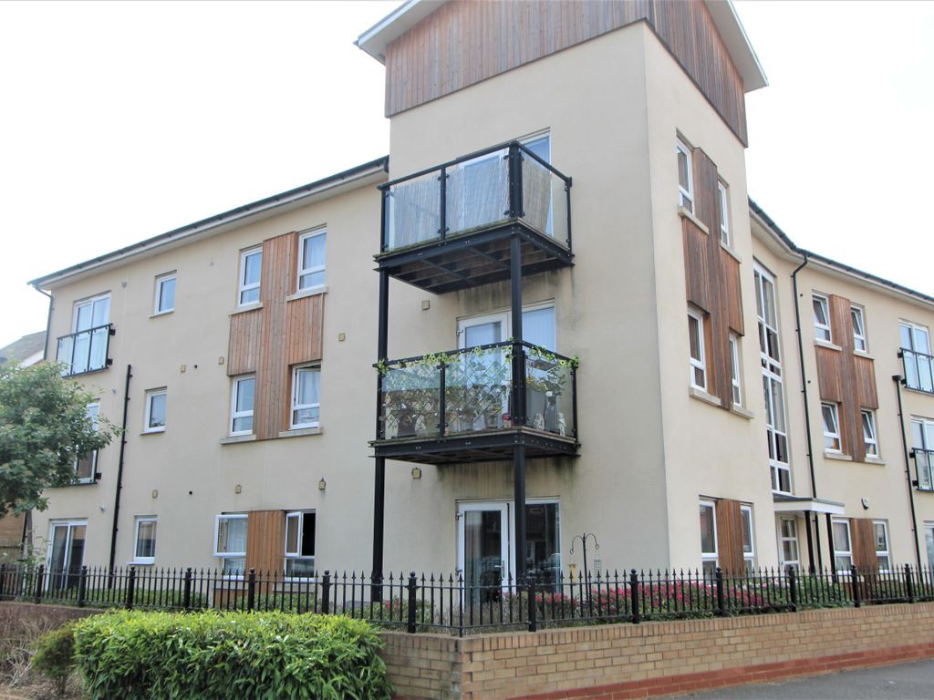 2 bed flat for sale in Planets Way, Biggleswade SG18, £225,000