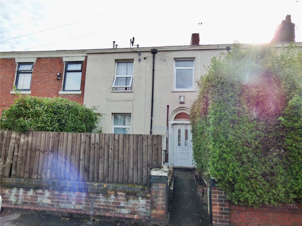 3 bed terraced house for sale in Deepdale Road, Preston, Lancashire PR1, £130,000