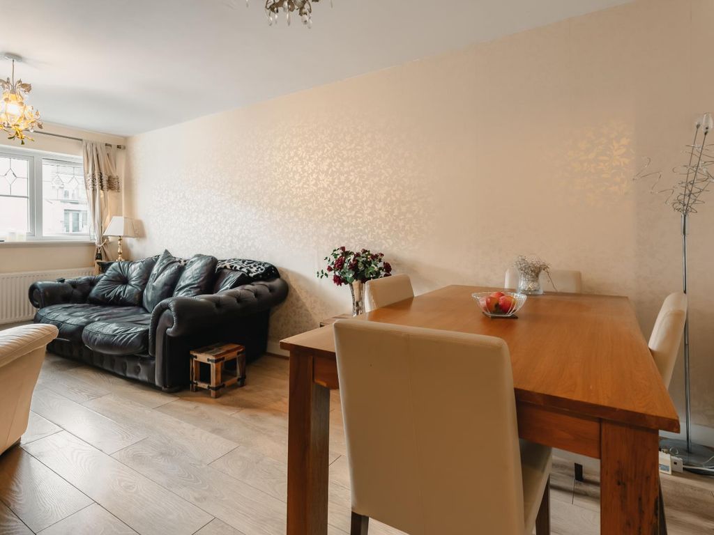 2 bed flat for sale in Bridge Road, Crosby, Liverpool L23, £115,000