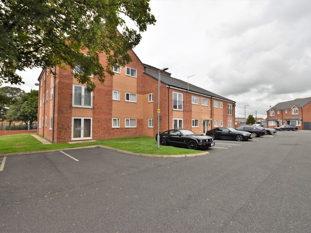 2 bed flat for sale in Langdale Gardens, Blackpool FY4, £79,950