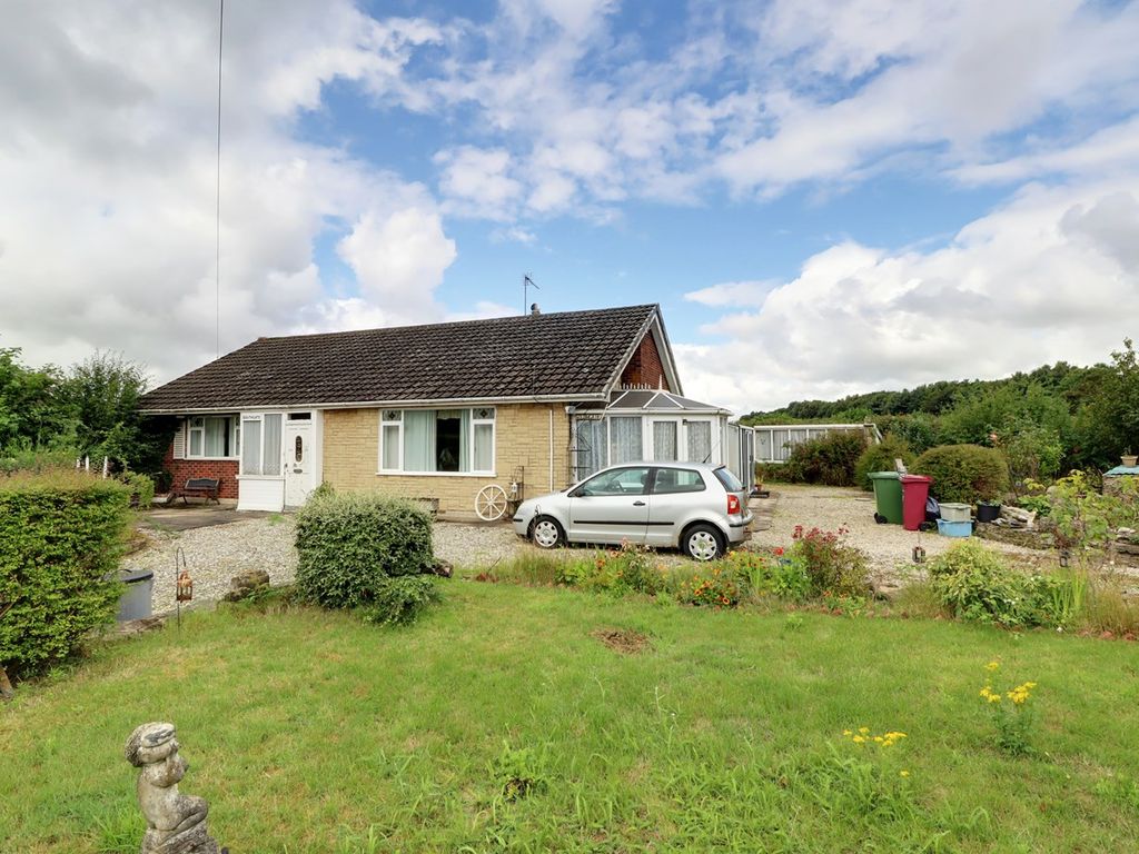 3 bed detached bungalow for sale in The Nooking, Haxey DN9, £315,000