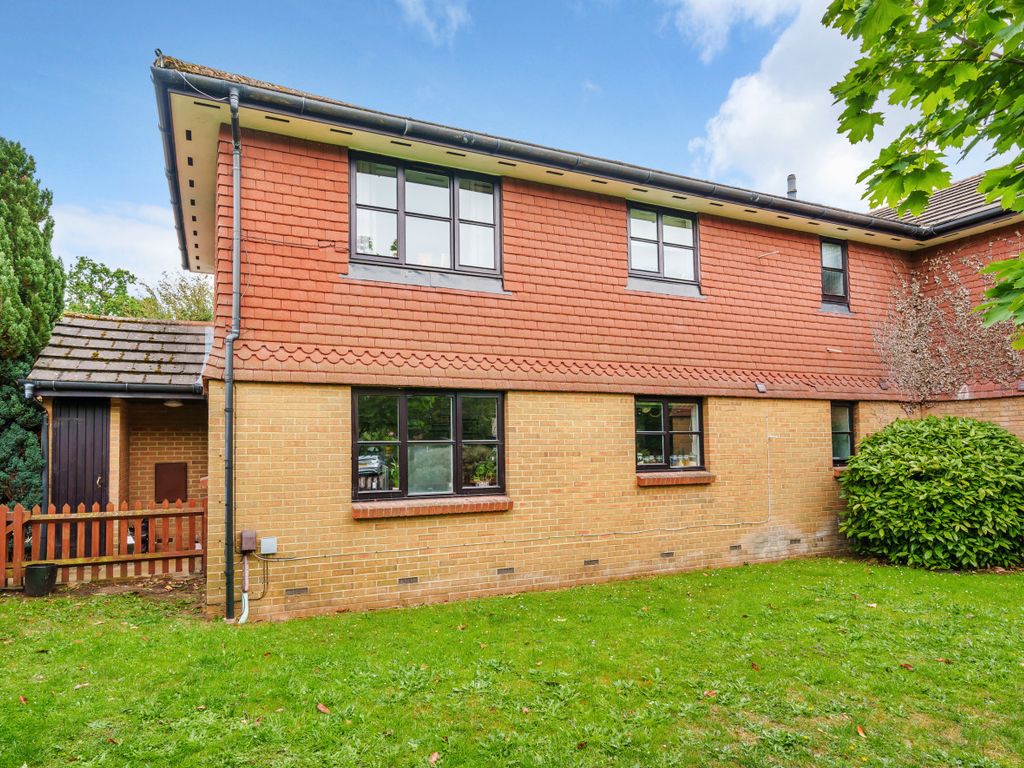 1 bed flat for sale in Portia Grove, Warfield, Bracknell, Berkshire RG42, £225,000