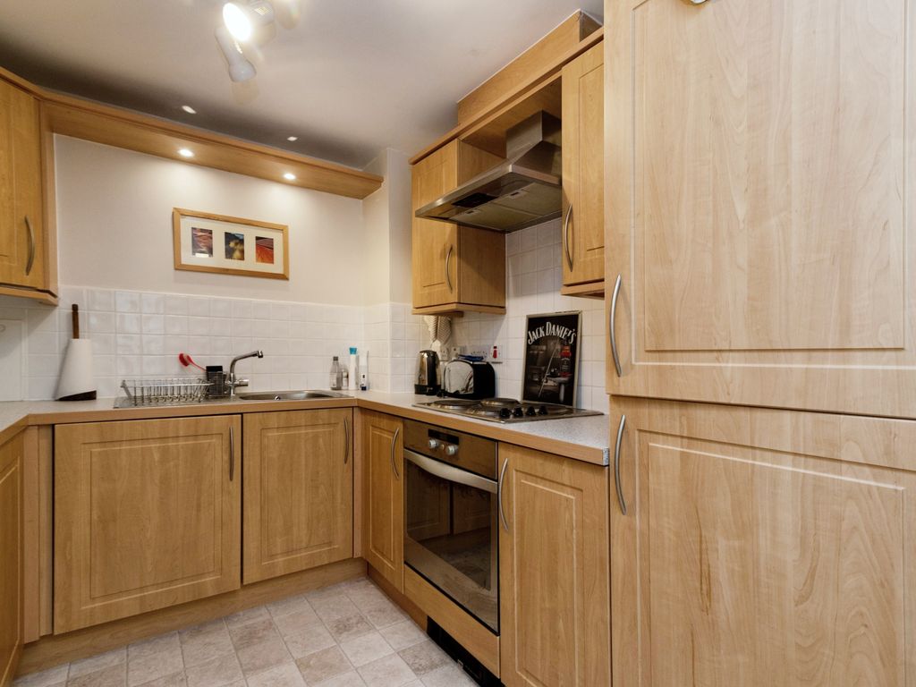 1 bed flat for sale in Verona House, Vellacott Close, Cardiff CF10, £149,995