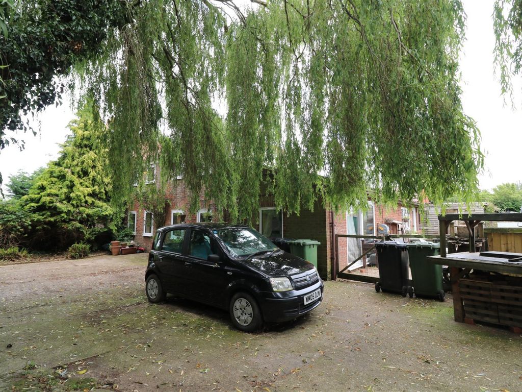 5 bed semi-detached house for sale in Sutton Road, Walpole Cross Keys, King's Lynn PE34, £140,000