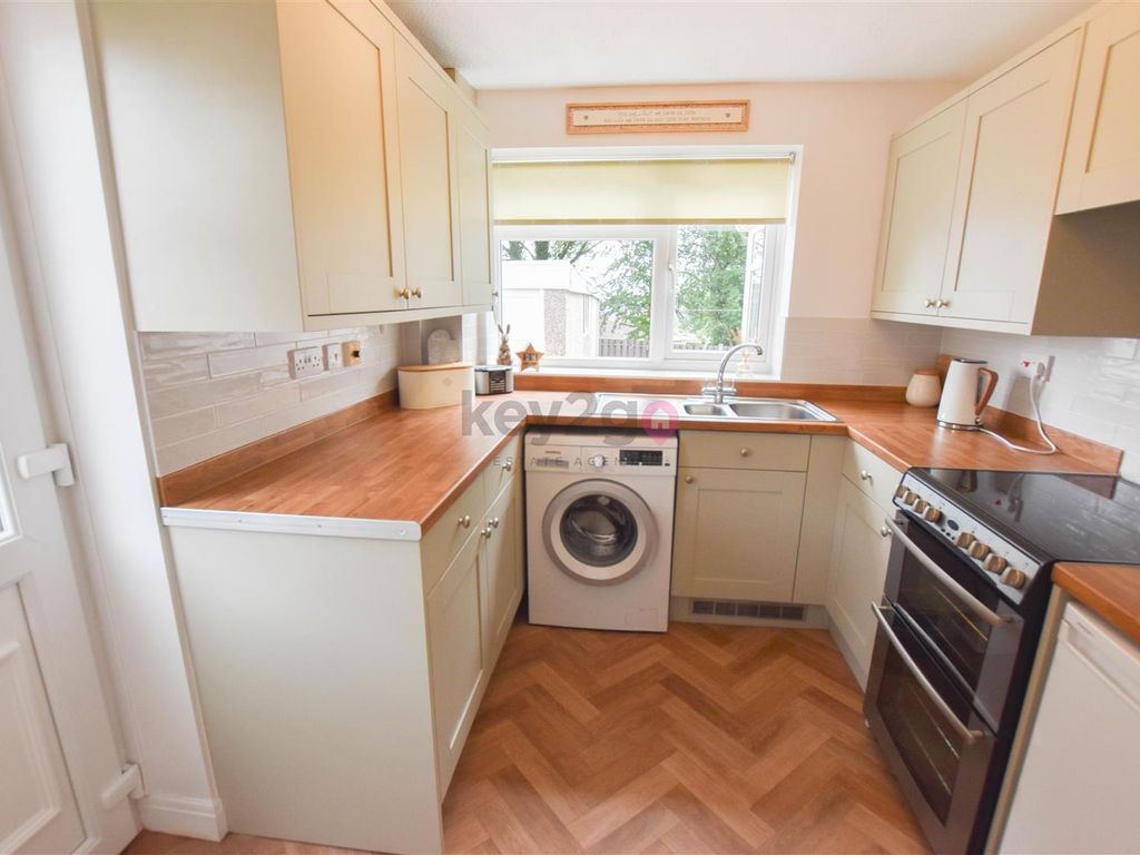 3 bed semi-detached house for sale in Ralston Grove, Halfway, Sheffield S20, £225,000