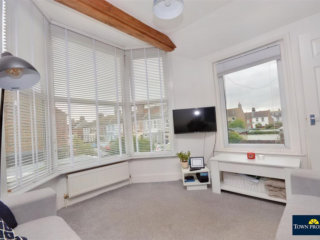 2 bed flat for sale in Channel View Road, Eastbourne BN22, £189,950
