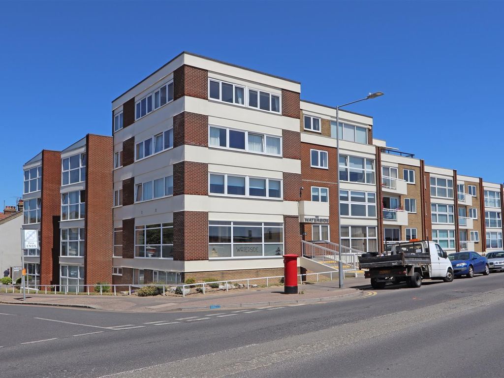 2 bed flat for sale in Eastern Esplanade, Southend-On-Sea SS1, £285,000