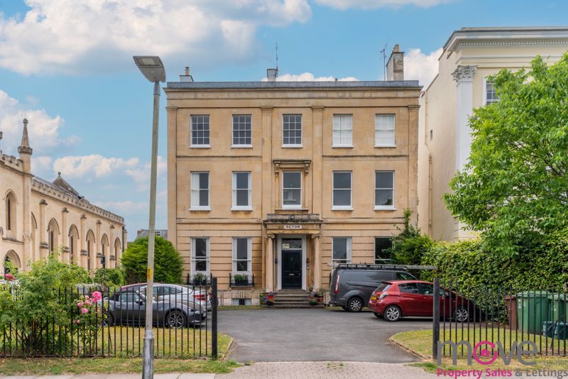 2 bed flat for sale in Suffolk Square, Cheltenham GL50, £325,000