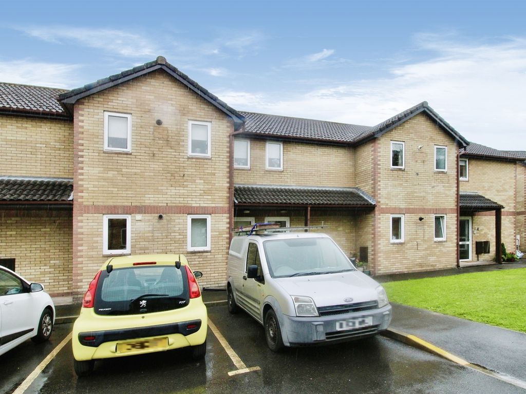 2 bed flat for sale in Bailey Close, Fairwater, Cardiff CF5, £135,000