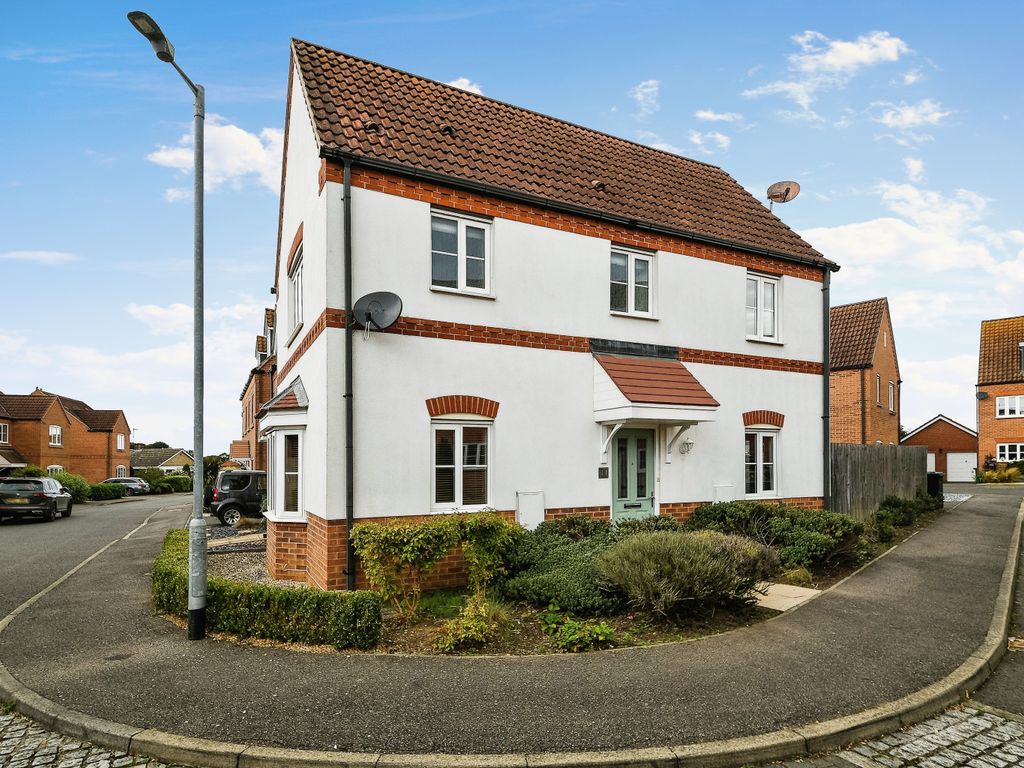 3 bed semi-detached house for sale in Benstead Close, Heacham, King