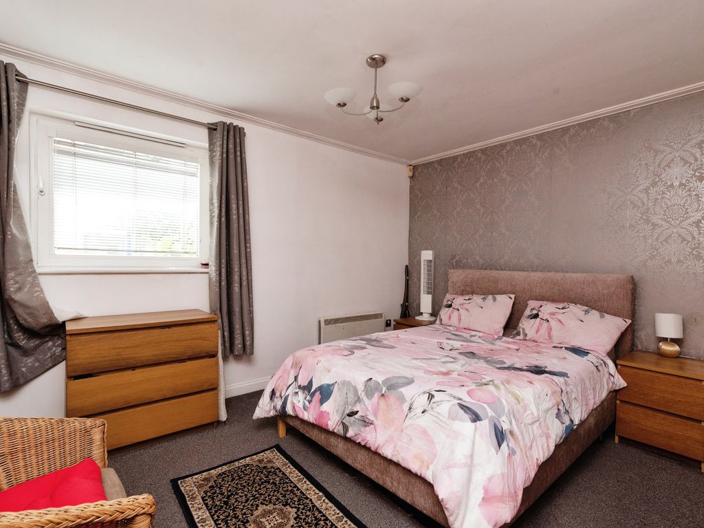 3 bed flat for sale in Judkin Court, Heol Tredwen, Cardiff CF10, £260,000
